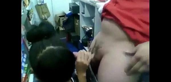 trendsStore Clerk Gets Sucked By His Gf On The Job And Gets Disturbed By A Customer - Yourfreeporn.tv-1